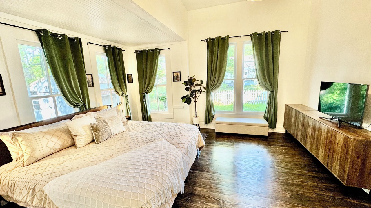 Photo of Bedroom in Livingston