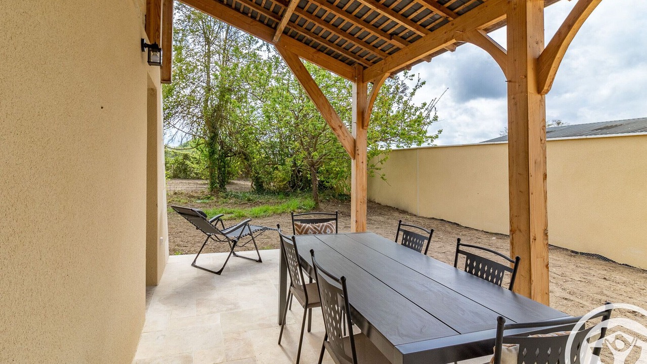 Photo of Outdoor in Vivy