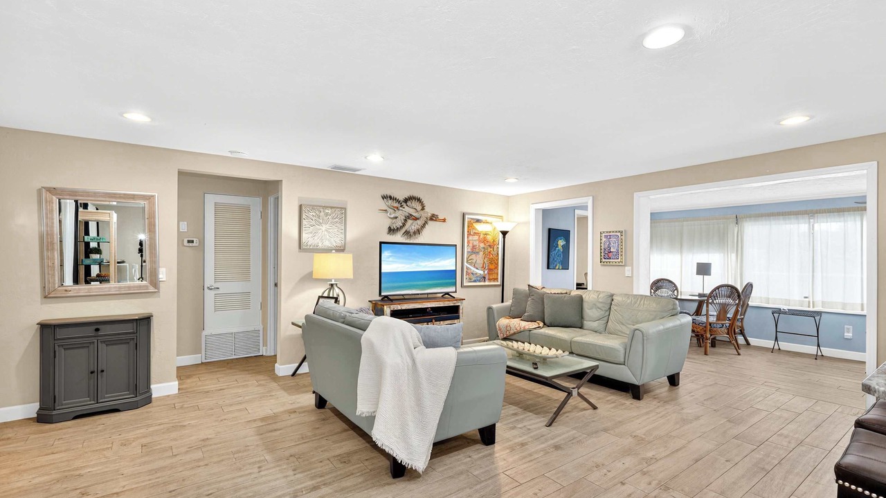 Photo of Livingroom in Gulf Gate Estates