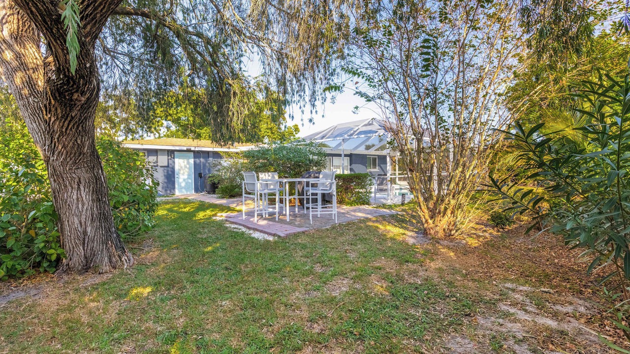 Photo of Outdoor in Gulf Gate Estates