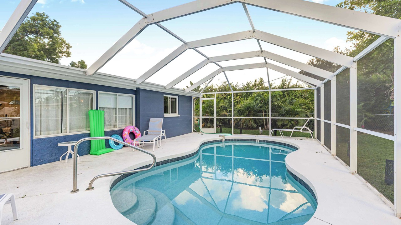 Photo of Outdoor in Gulf Gate Estates
