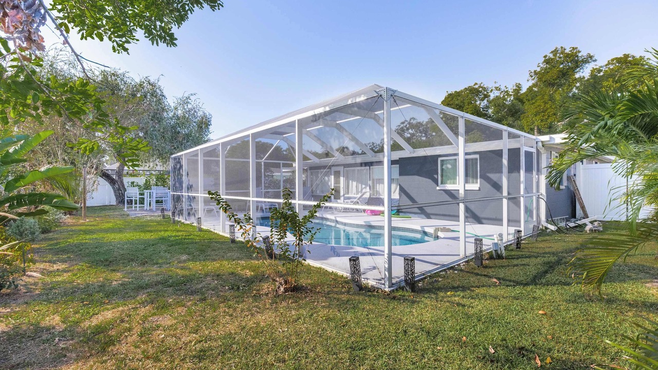 Photo of Outdoor in Gulf Gate Estates