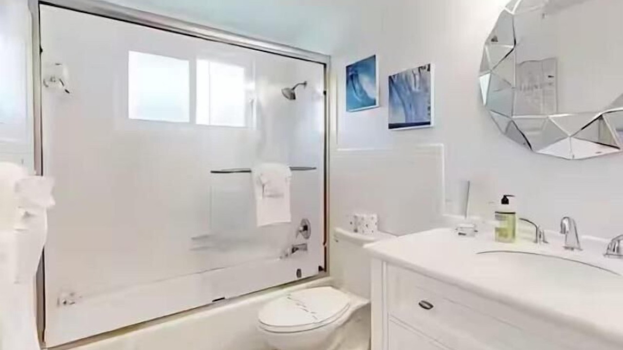 Photo of Bathroom in Gulf Gate Estates