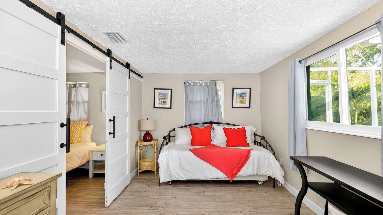 Photo of Bedroom in Gulf Gate Estates
