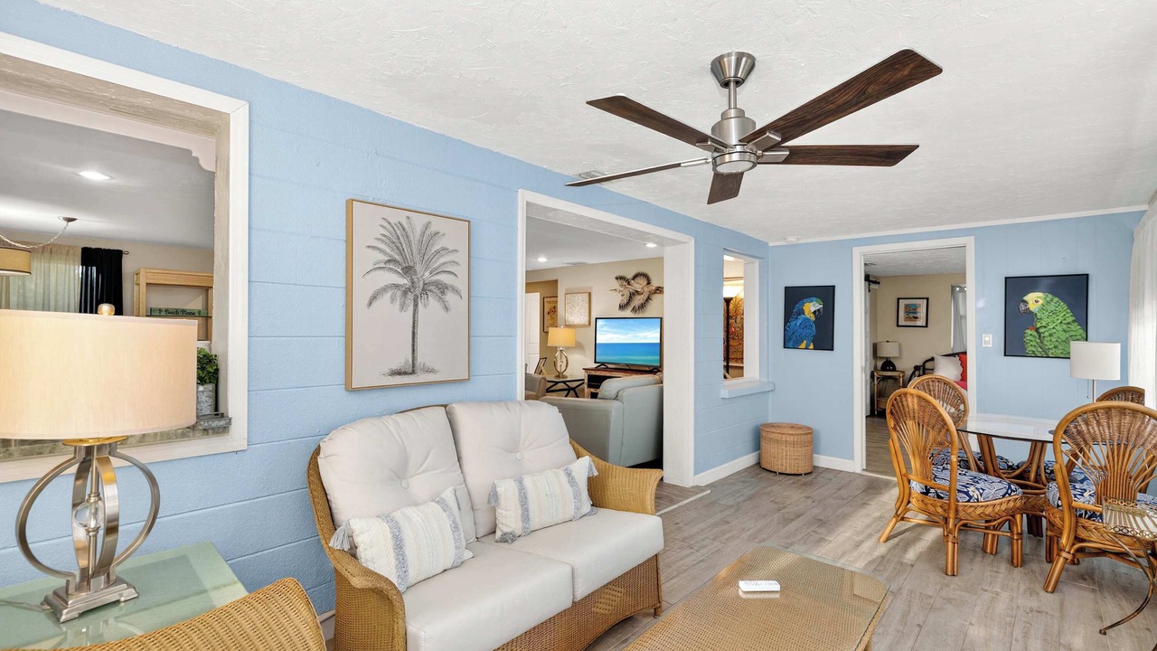 Photo of Livingroom in Gulf Gate Estates