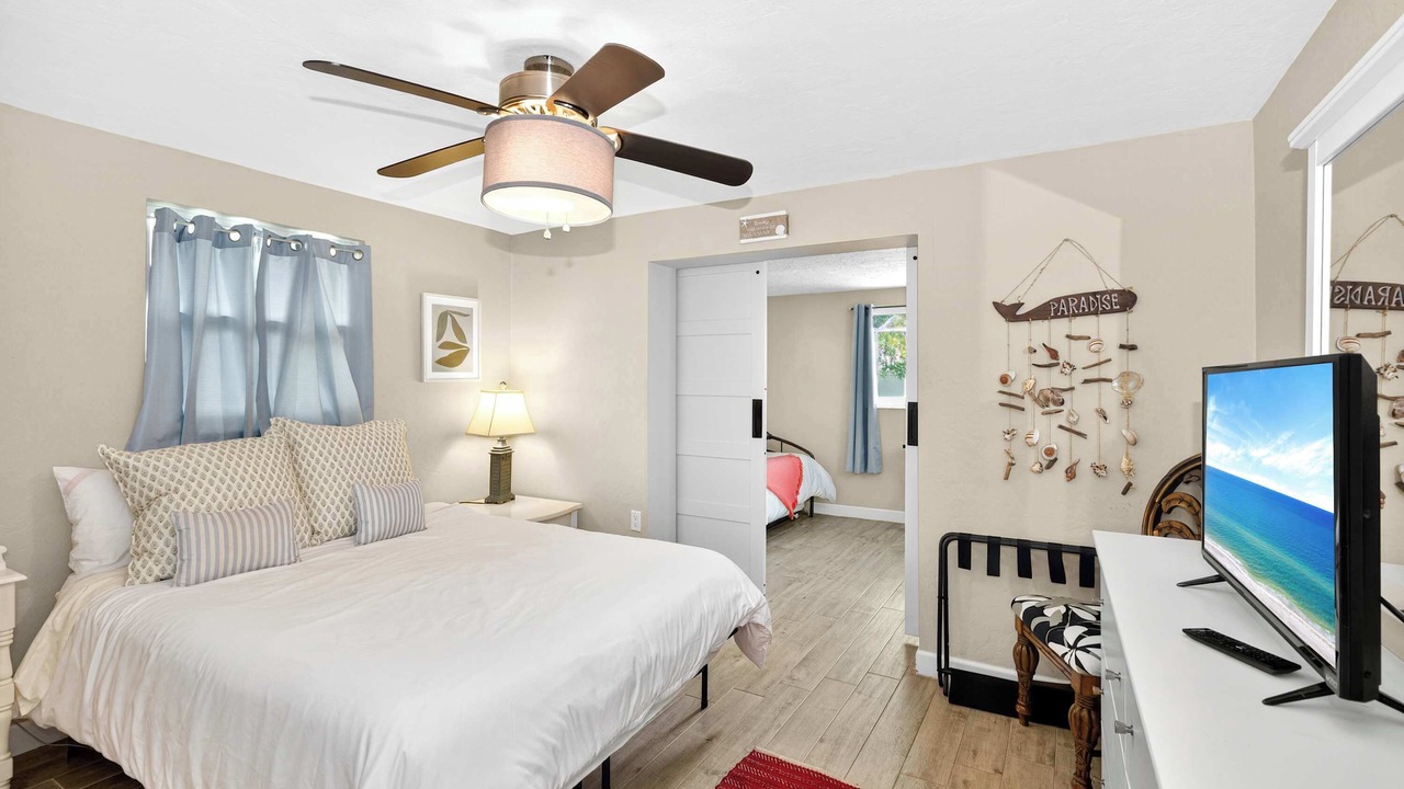 Photo of Bedroom in Gulf Gate Estates
