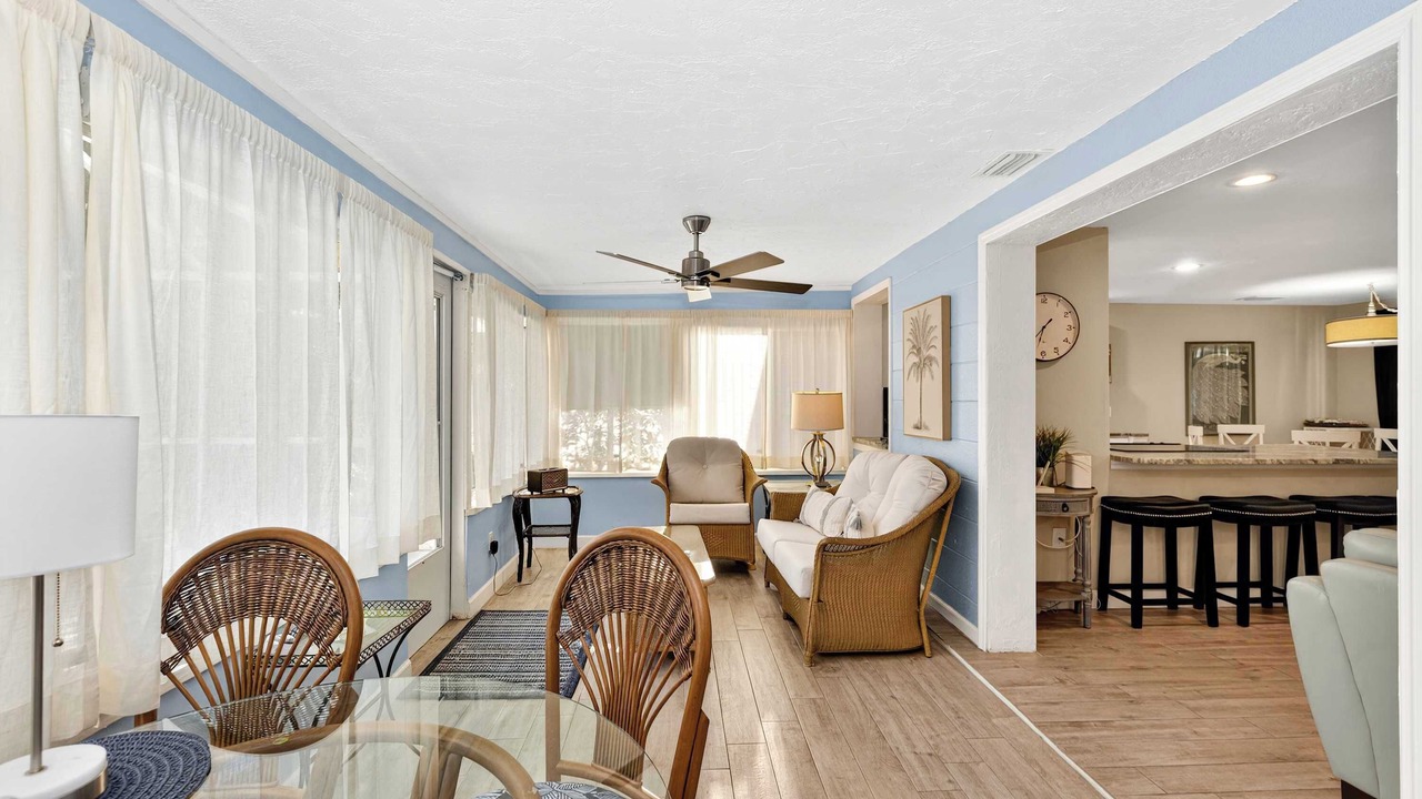 Photo of Livingroom in Gulf Gate Estates