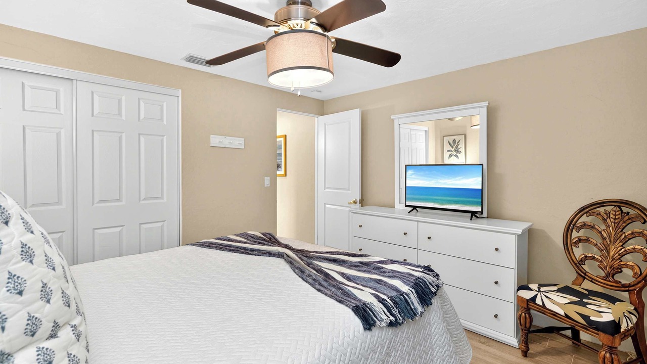 Photo of Bedroom in Gulf Gate Estates