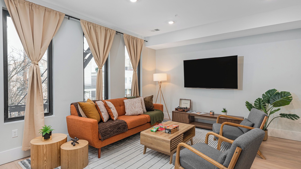 Photo of Livingroom in McGinley Square