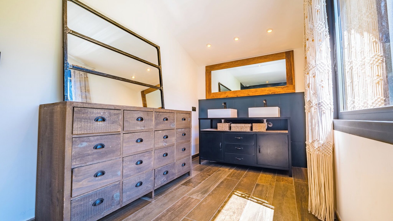 Photo of Others in Baho