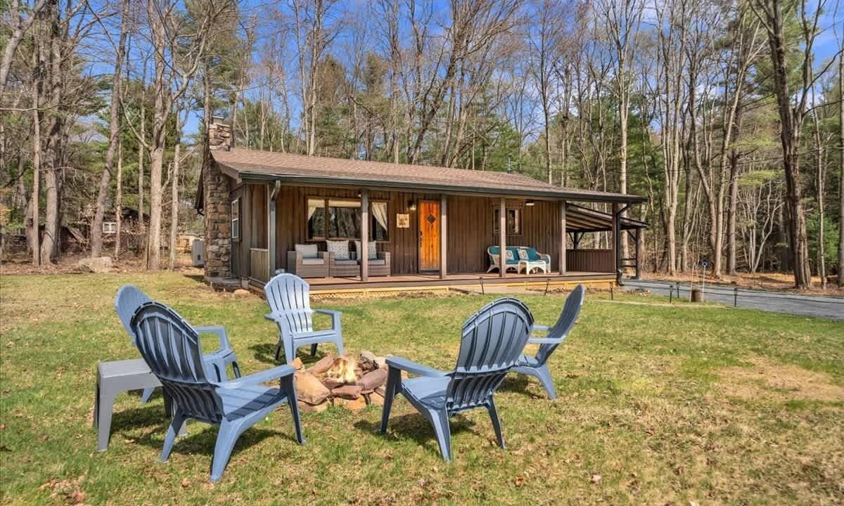 Photo of Patio Balcony in Pocohanna Cabin Colony