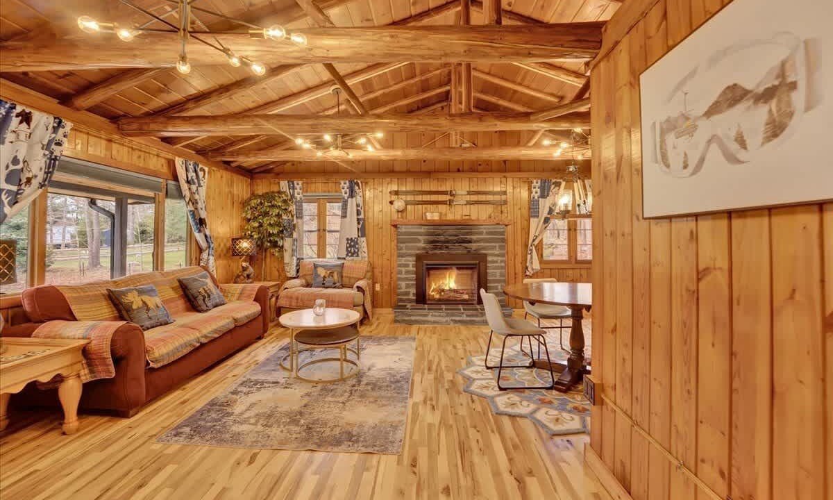 Photo of Livingroom in Pocohanna Cabin Colony