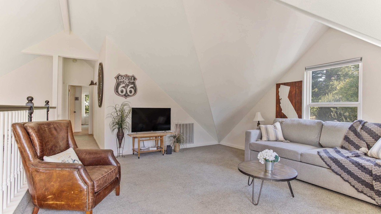 Photo of Livingroom in Kenwood