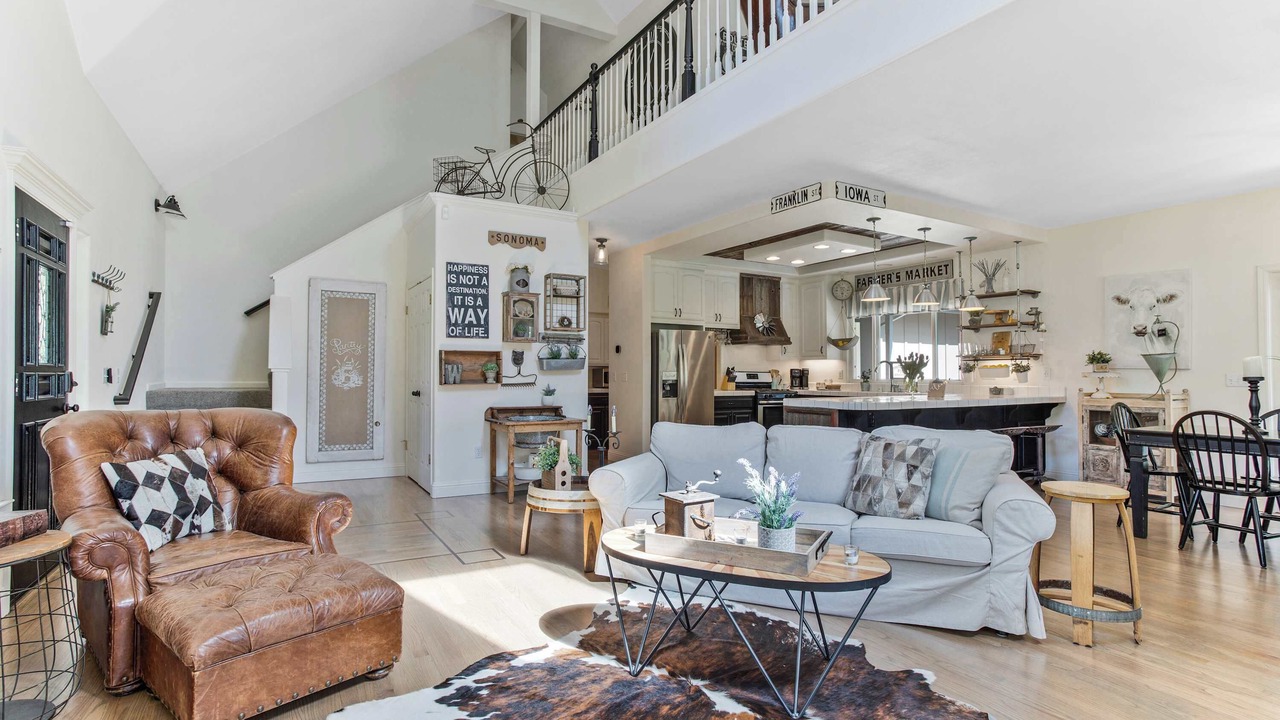 Photo of Livingroom in Kenwood