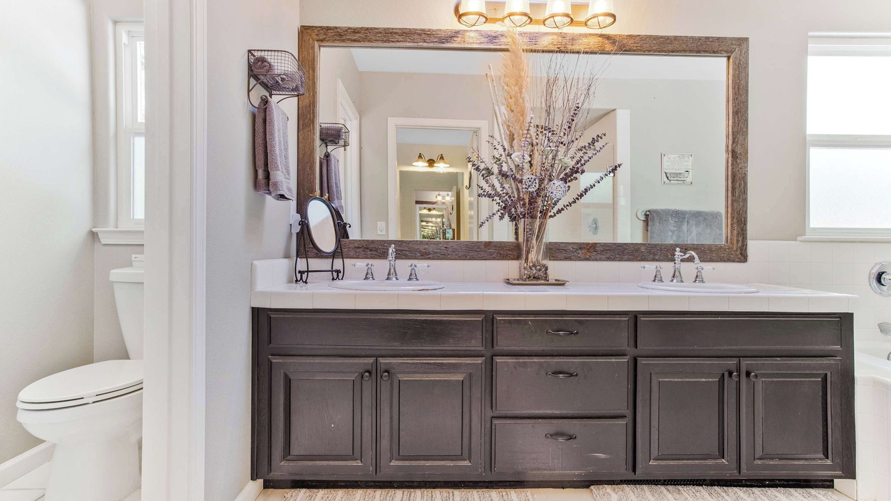 Photo of Bathroom in Kenwood