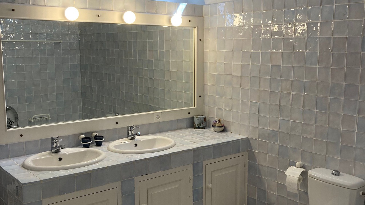 Photo of Bathroom in Joucas
