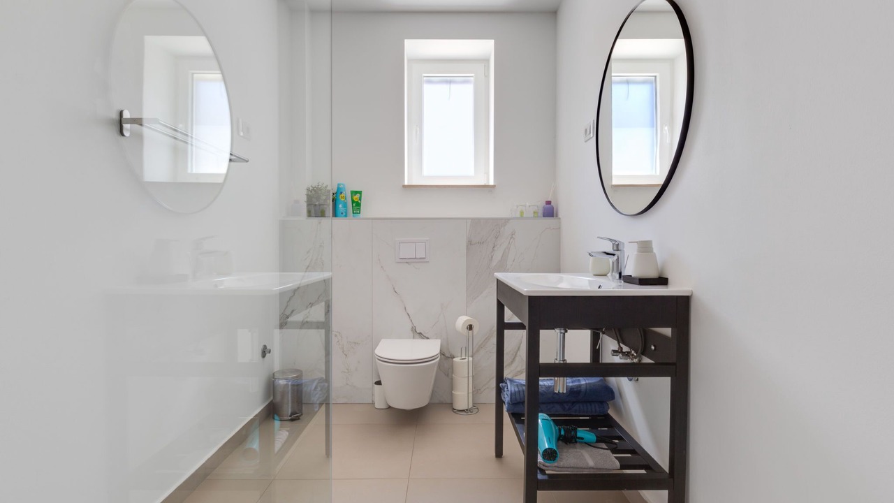 Photo of Bathroom in Garjak
