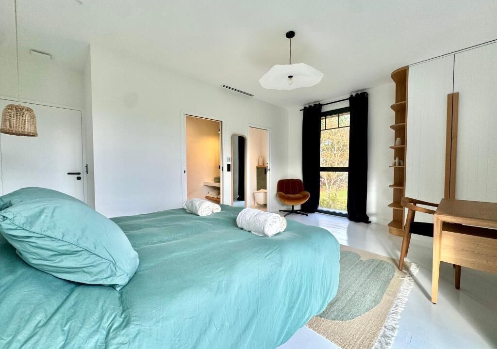 Photo of Bedroom in Gujan-Mestras