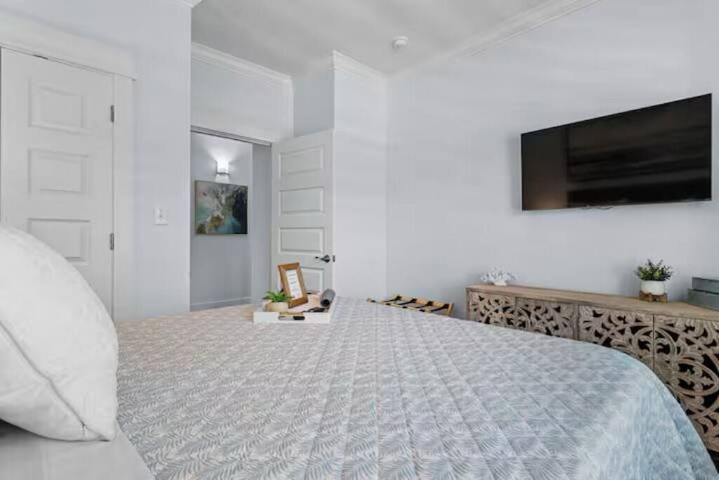 Photo of Bedroom in Long Beach
