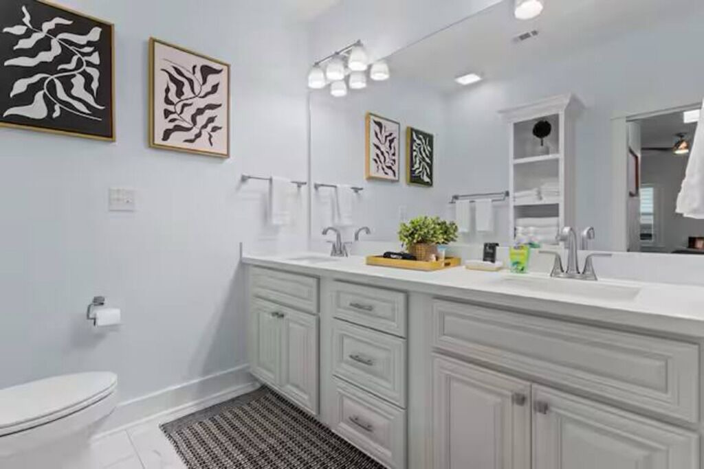 Photo of Bathroom in Long Beach