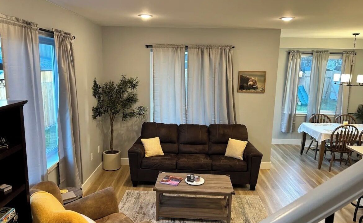 Photo of Livingroom in Eagle River