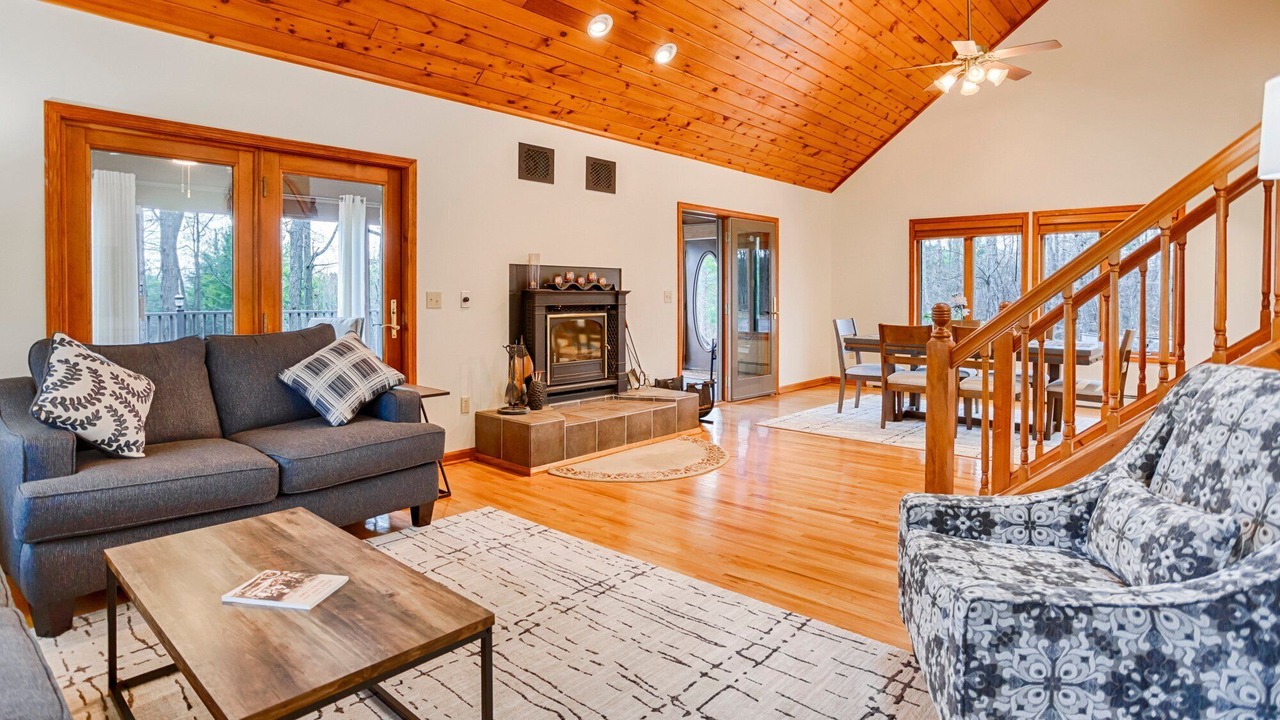 Photo of Livingroom in Hammondsport