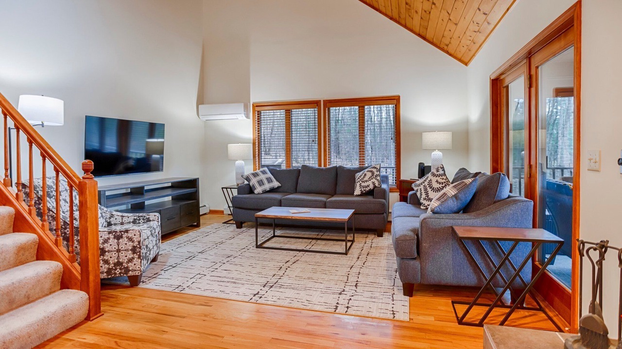 Photo of Livingroom in Hammondsport
