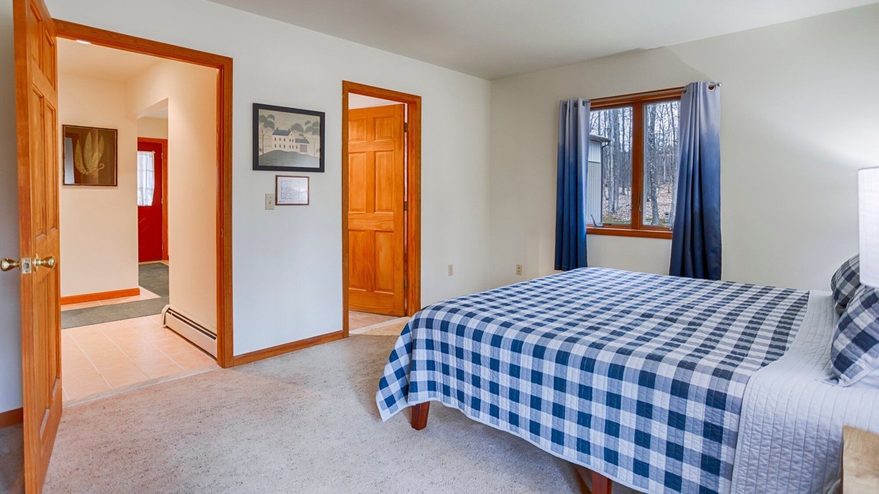 Photo of Bedroom in Hammondsport