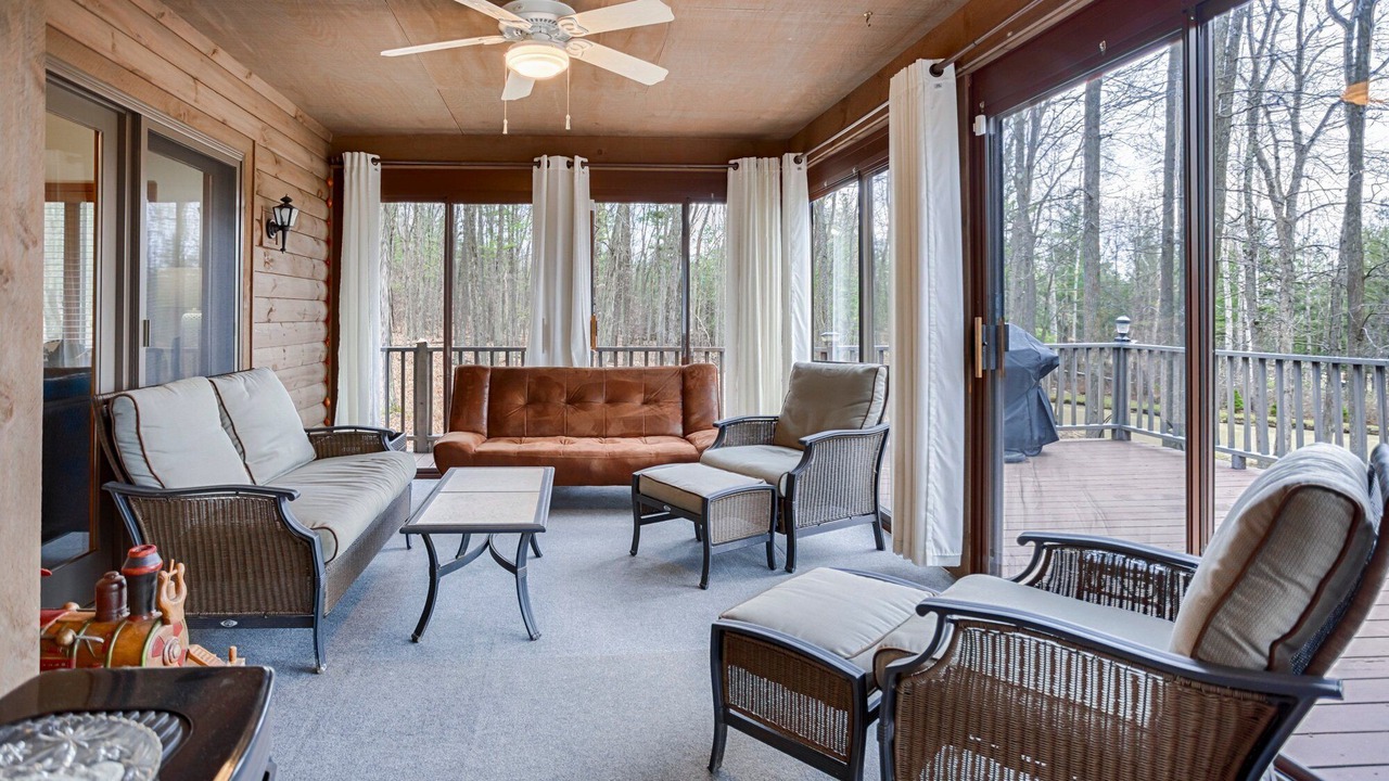 Photo of Livingroom in Hammondsport