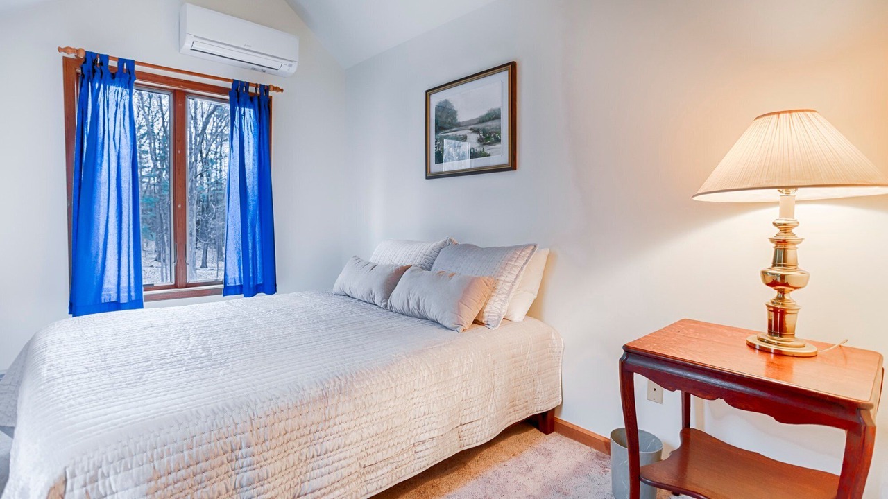 Photo of Bedroom in Hammondsport