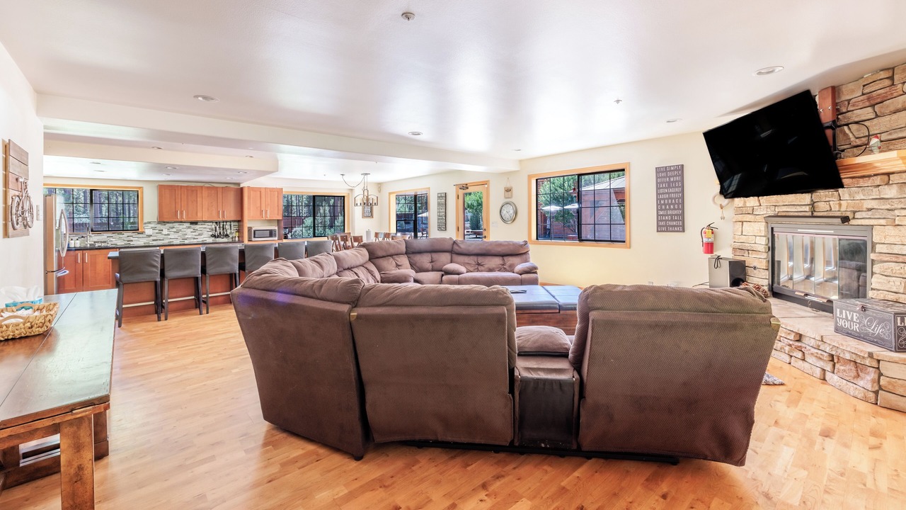 Photo of Livingroom in Big Bear City