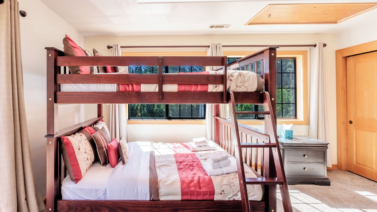 Photo of Bedroom in Big Bear City