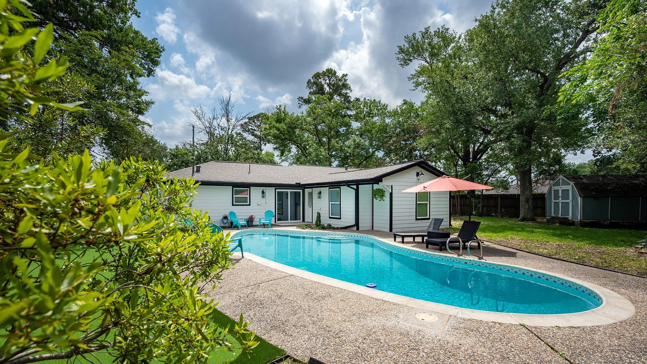 Photo of Outdoor in Spring Branch West