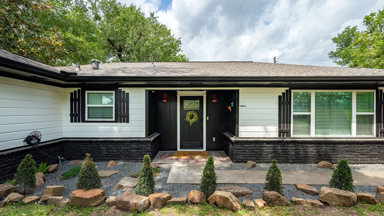 Photo of Outdoor in Spring Branch West