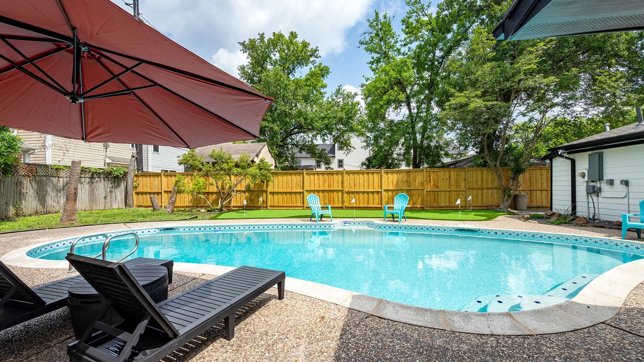 Photo of Outdoor in Spring Branch West