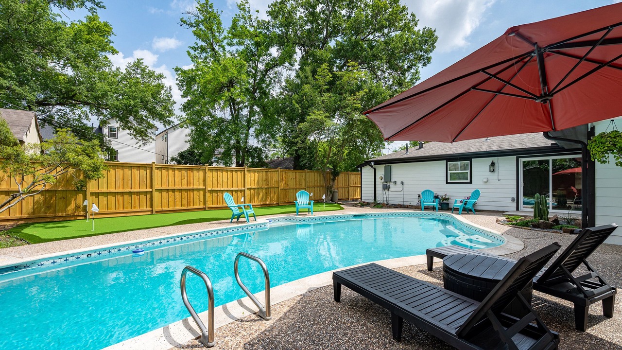 Photo of Outdoor in Spring Branch West