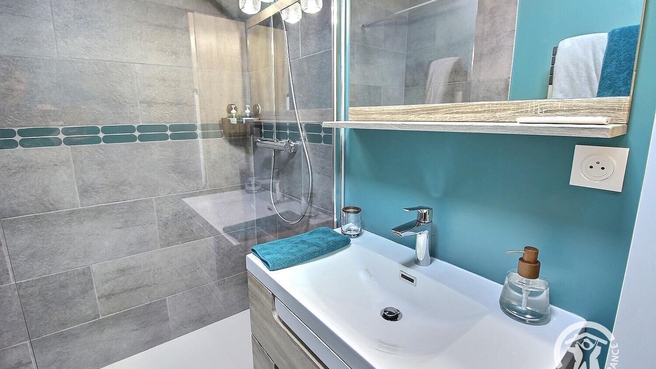 Photo of Bathroom in Dinan