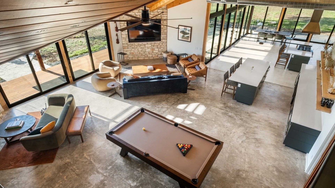 Photo of Livingroom in Concan