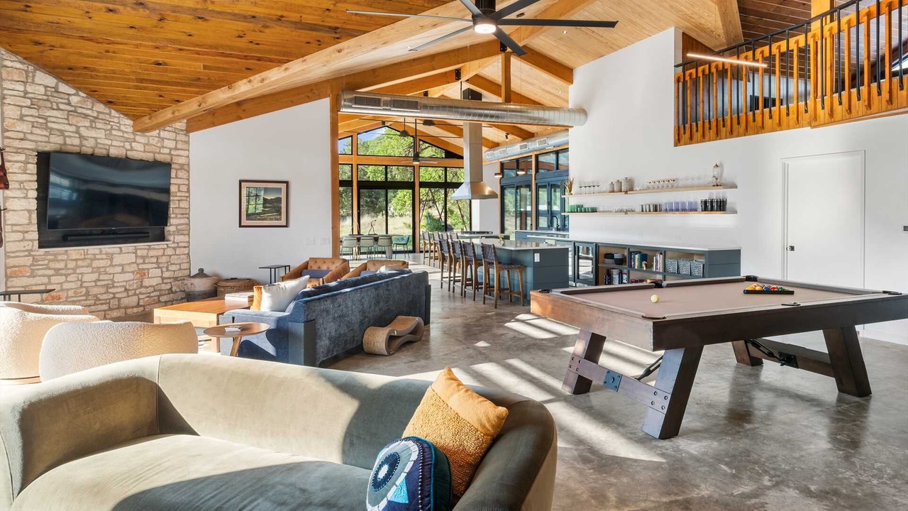 Photo of Livingroom in Concan