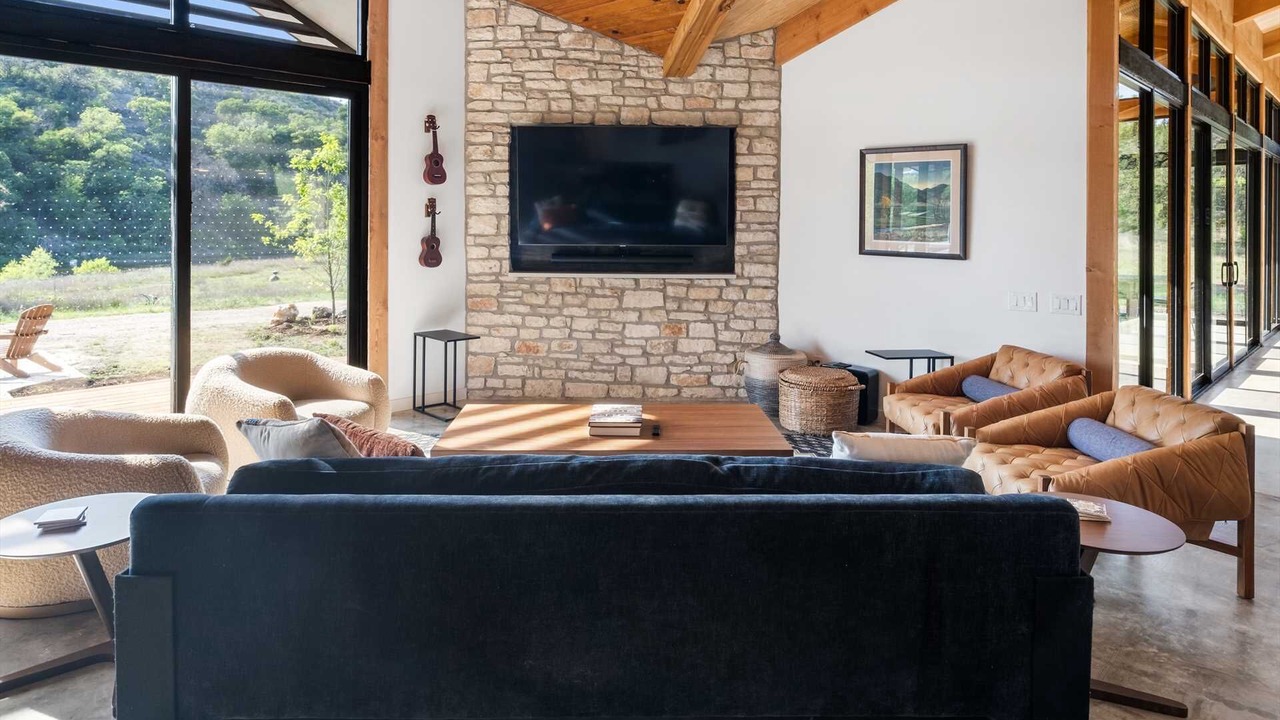 Photo of Livingroom in Concan