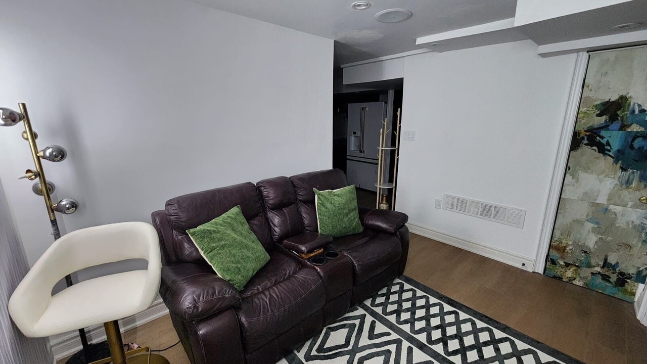 Photo of Livingroom in Mount Pleasant