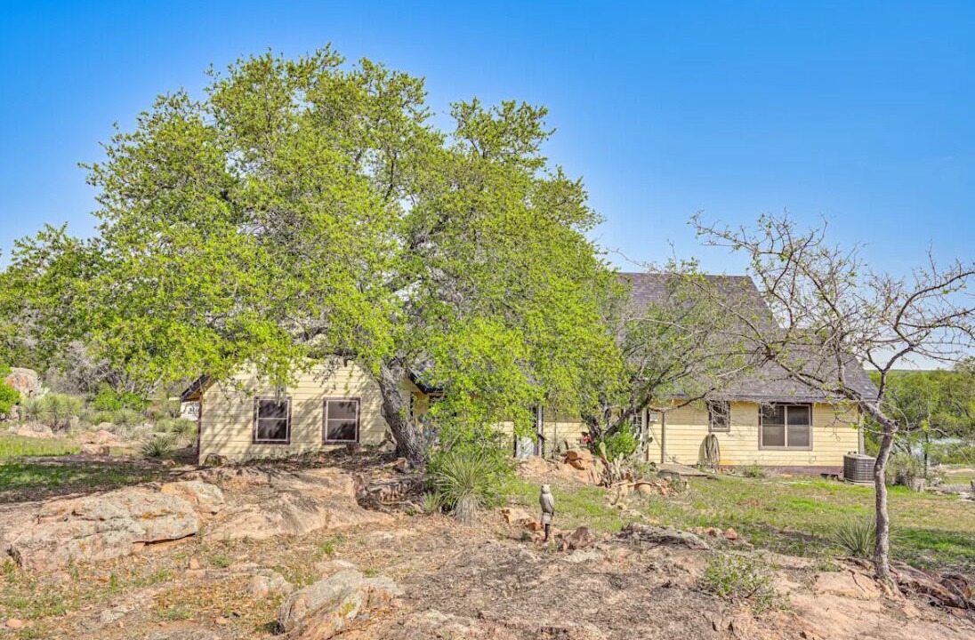 Photo of Outdoor in Buchanan Dam
