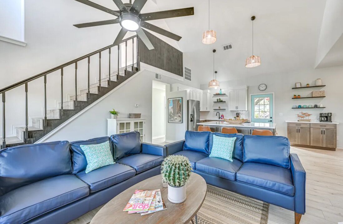 Photo of Livingroom in Buchanan Dam