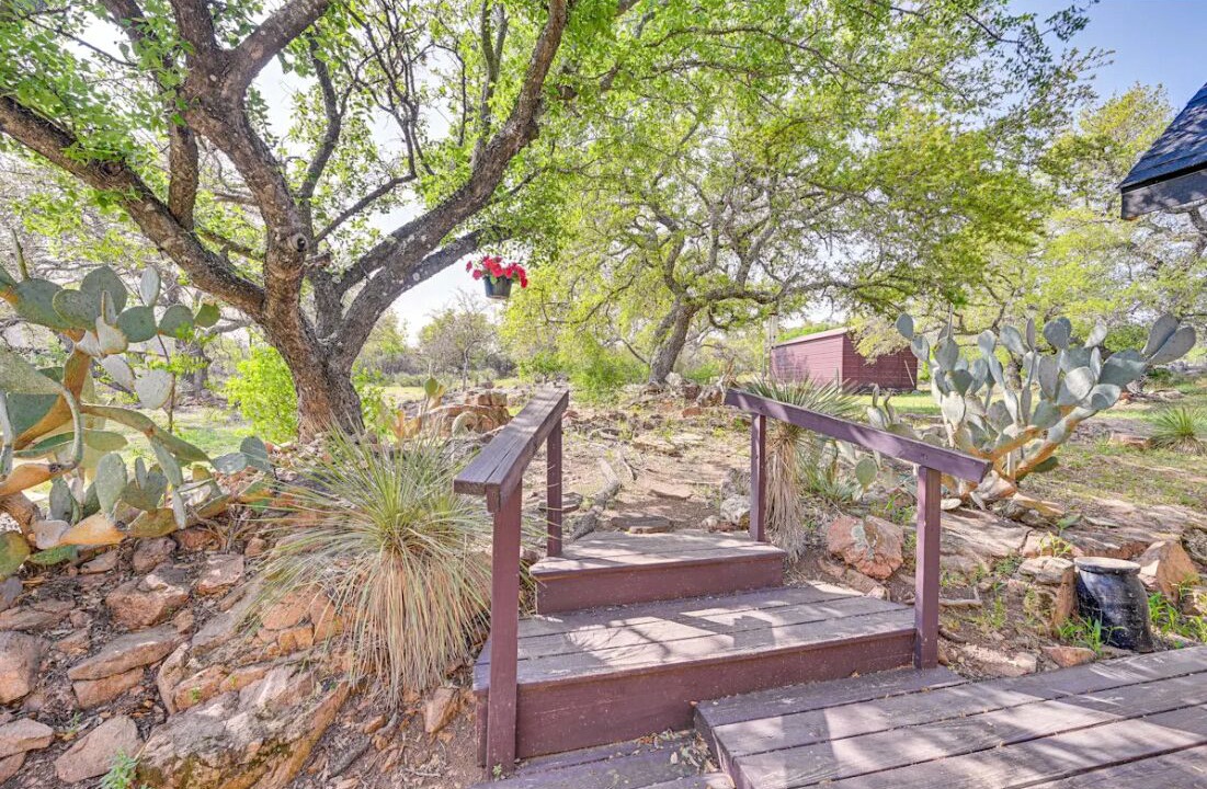 Photo of Outdoor in Buchanan Dam