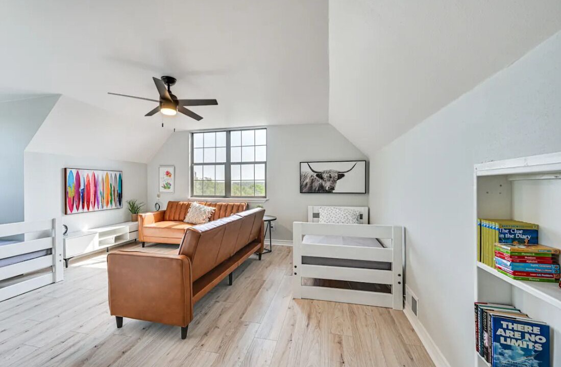Photo of Livingroom in Buchanan Dam
