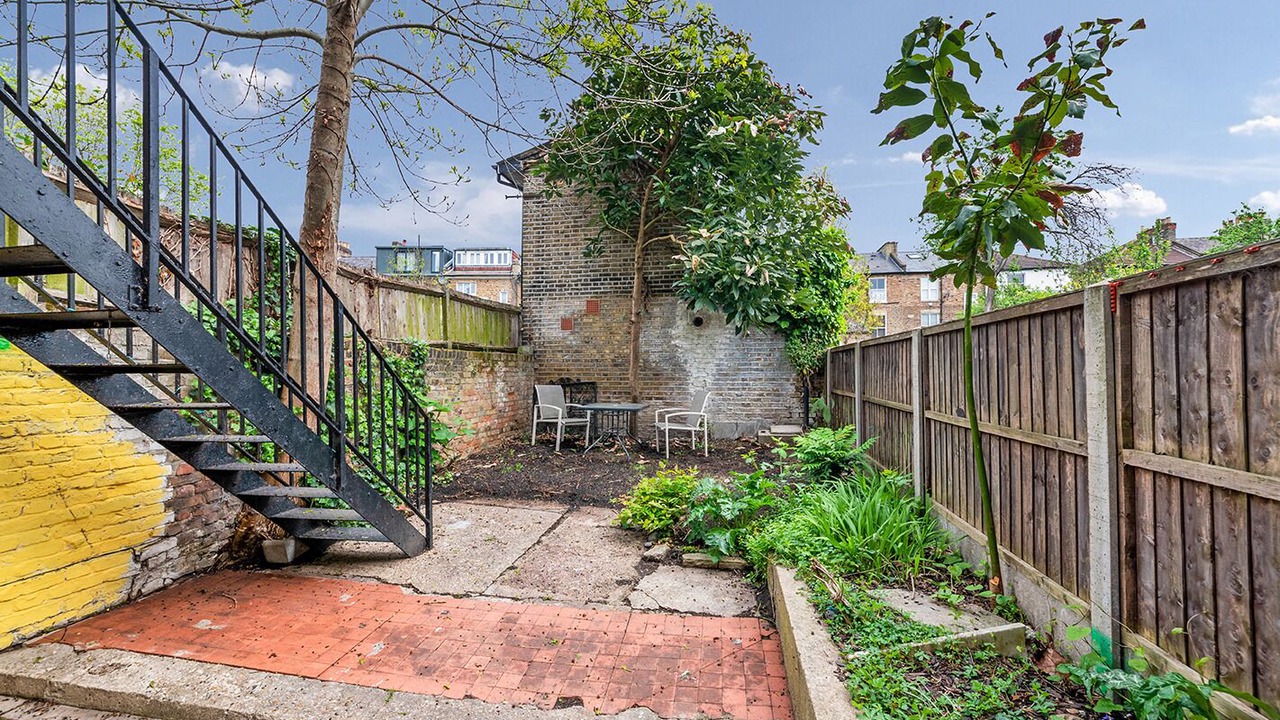 Photo of Outdoor in Tollington