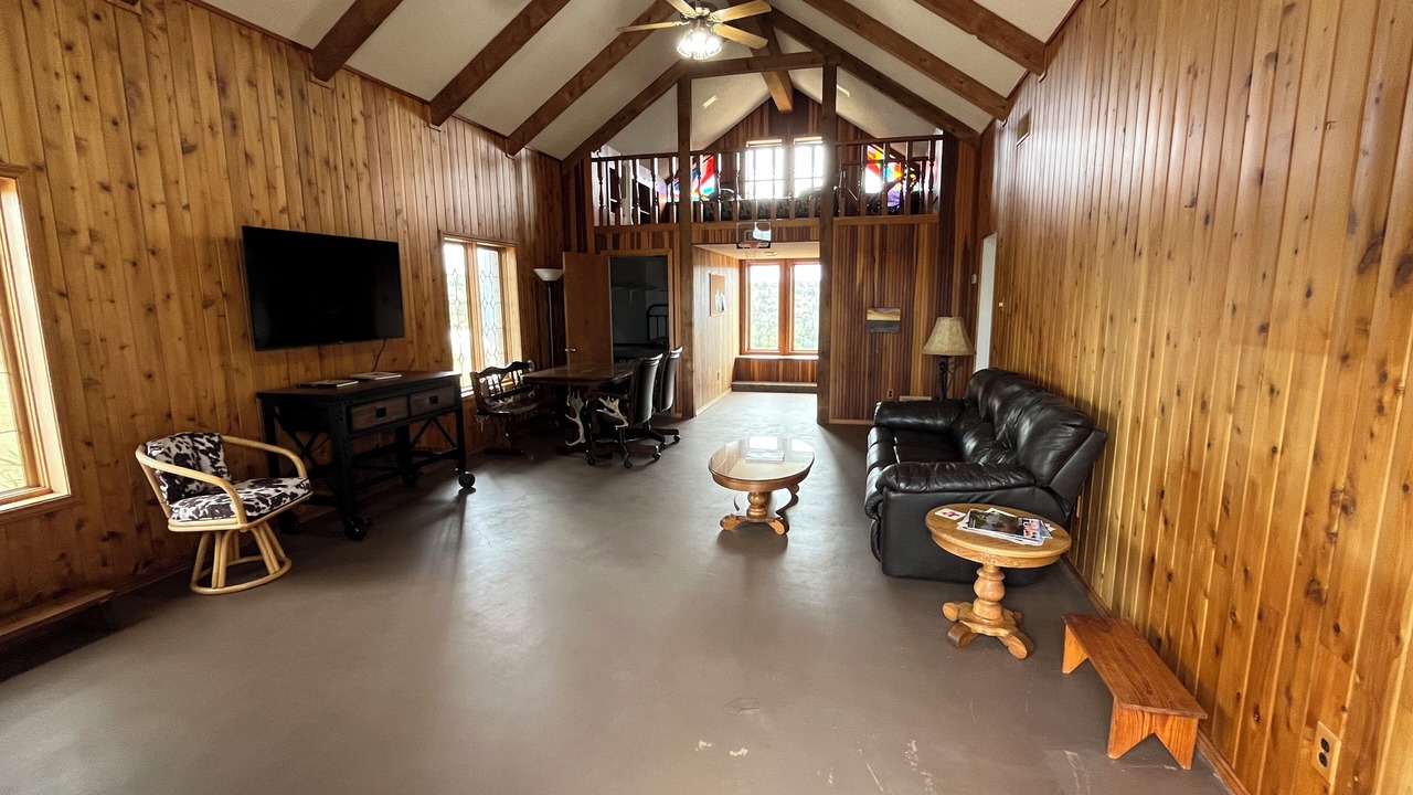 Photo of Livingroom in Mason