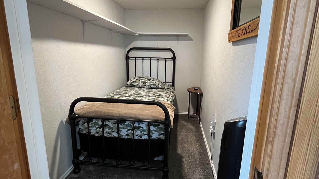 Photo of Bedroom in Mason