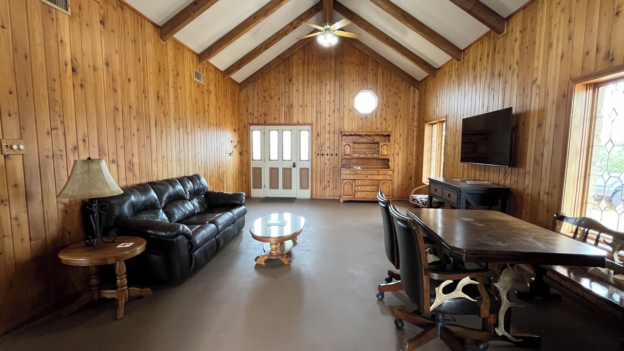 Photo of Livingroom in Mason
