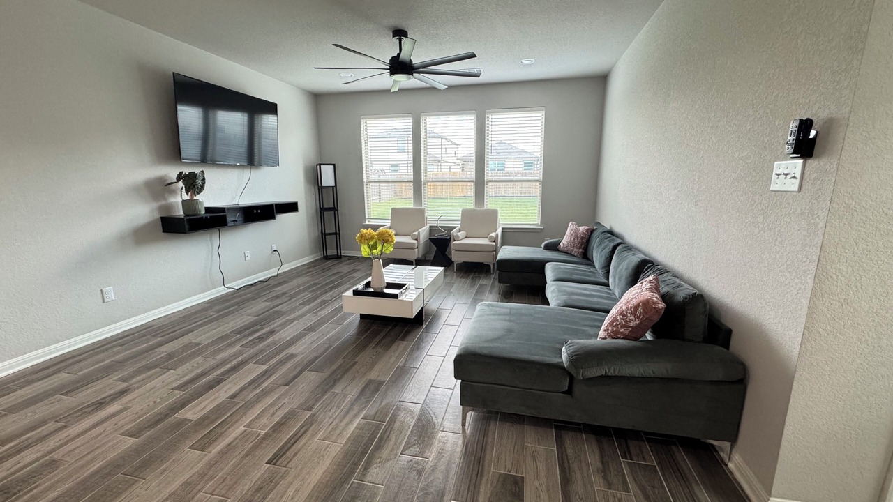 Photo of Livingroom in Williamson County